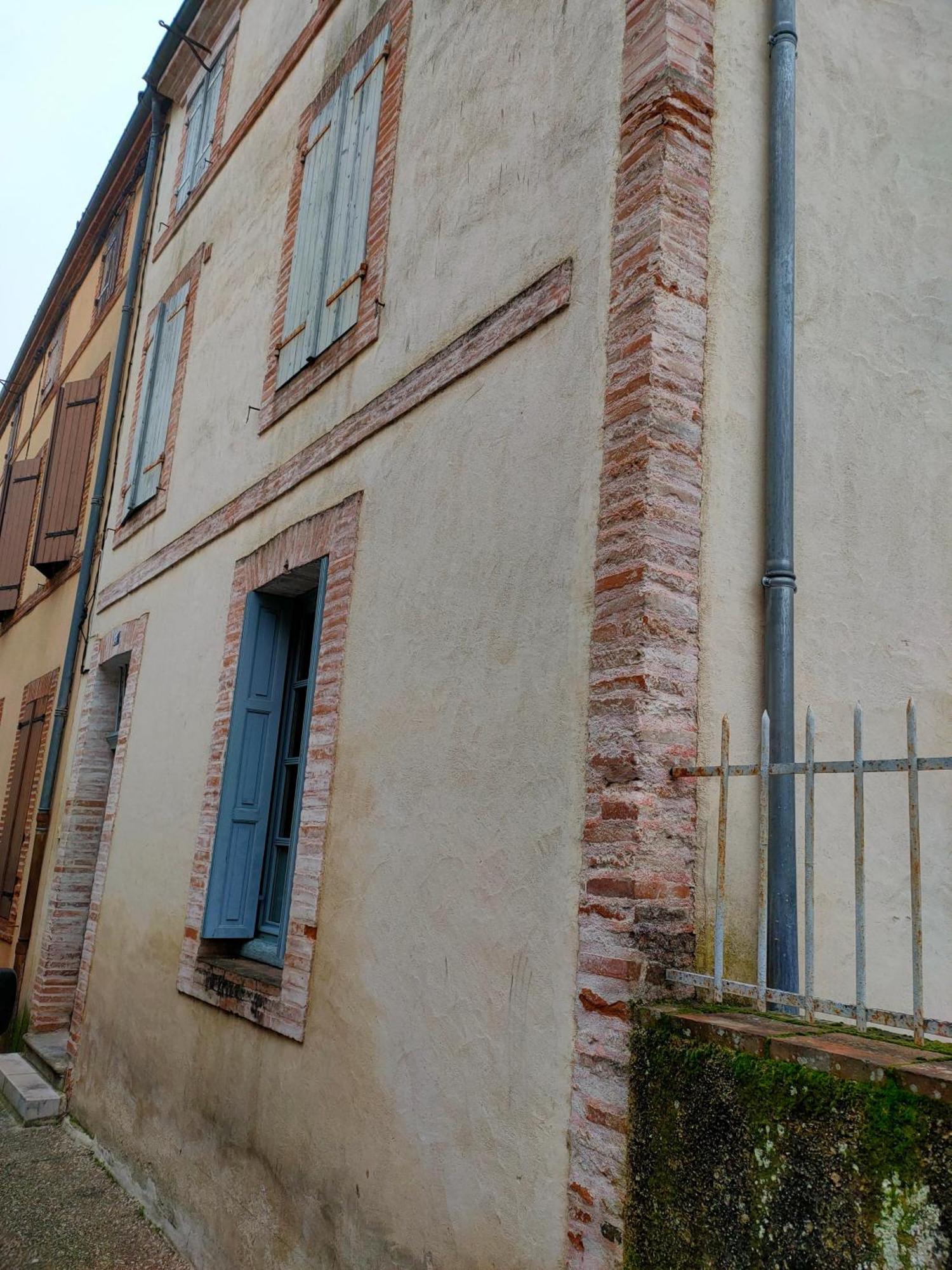 Ideal Famille & Couple Moissac Exterior foto